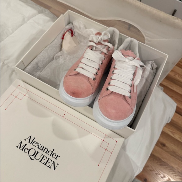 Sneaker - Picture 5 of 8